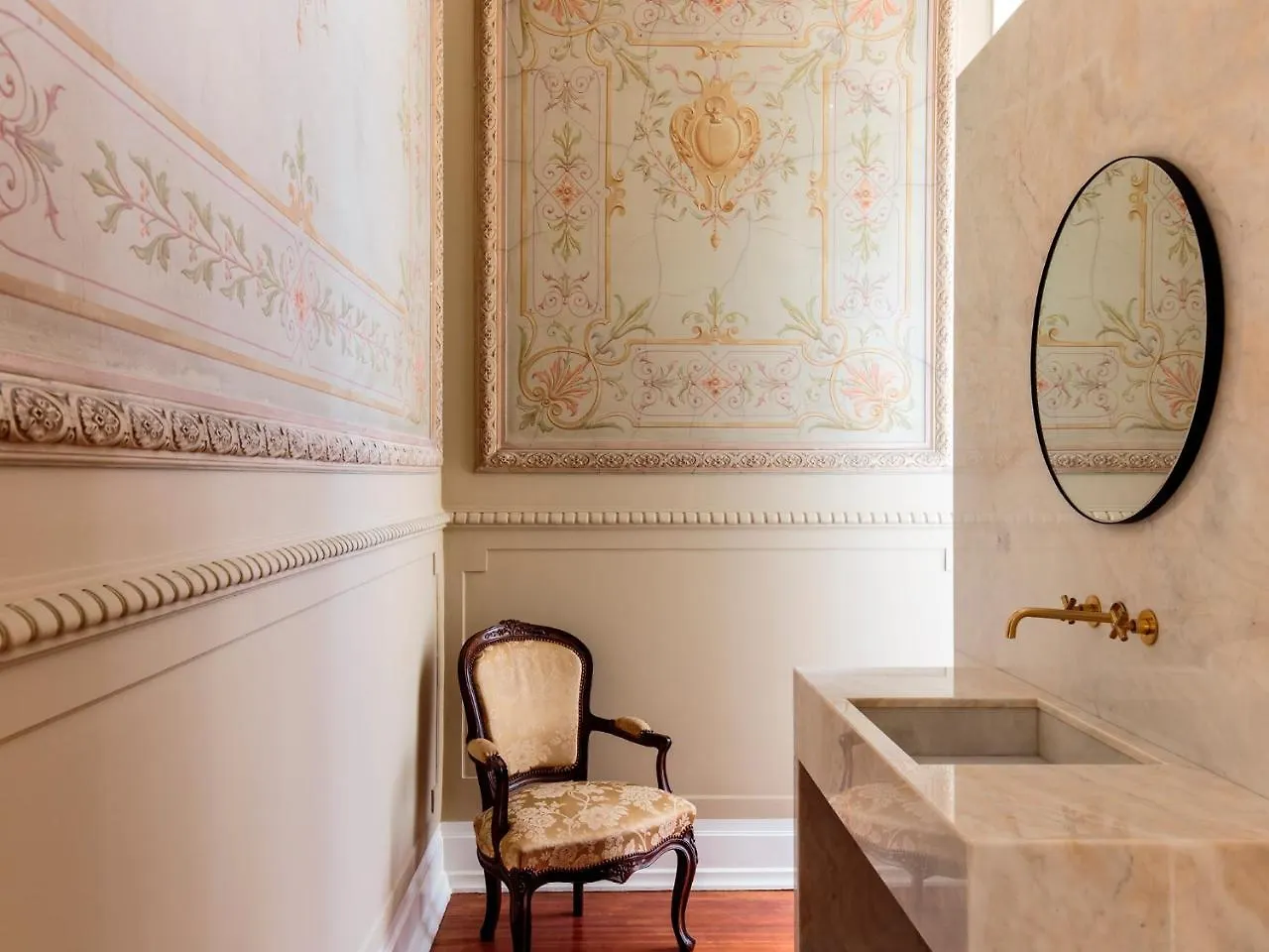 Dear Lisbon - Valmor Palace Portugal