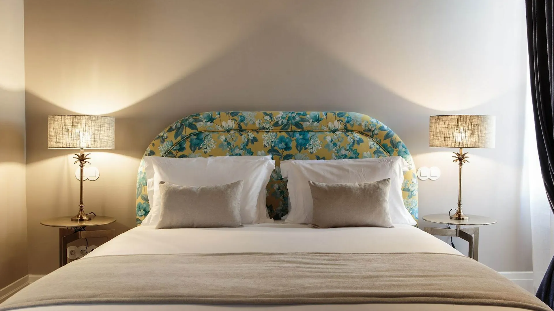 Dear Lisbon - Valmor Palace Portugal