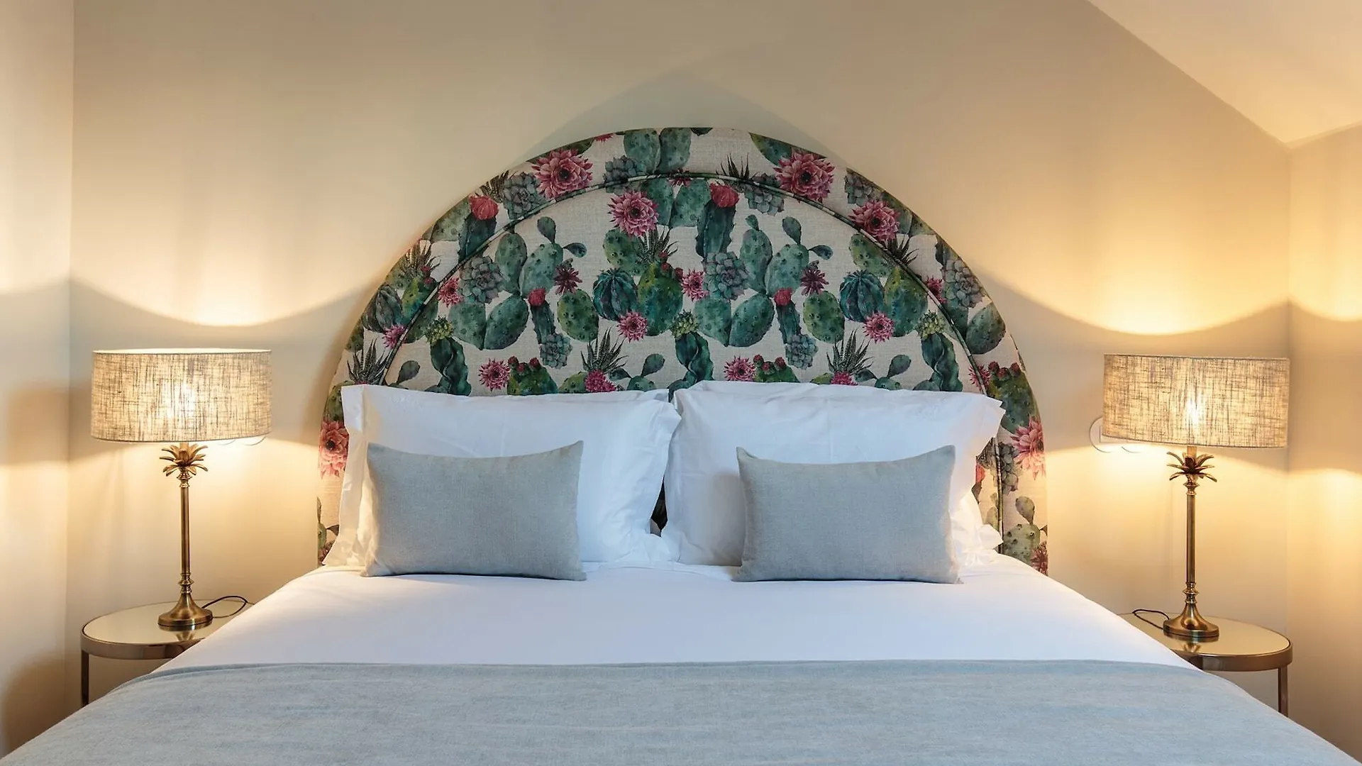 Dear Lisbon - Valmor Palace 4*,  Португалия