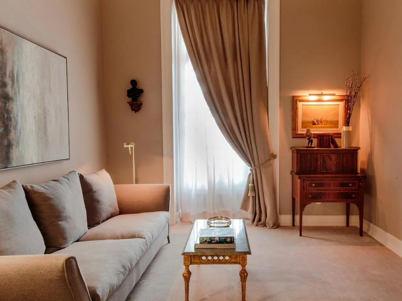 Dear Lisbon - Valmor Palace